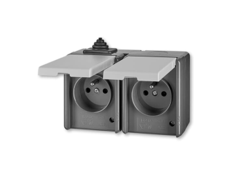 5518-2029 S GNIAZDO Z KLAPKĄ PODWÓJNE IP44 -CLASSIC-SZARY,